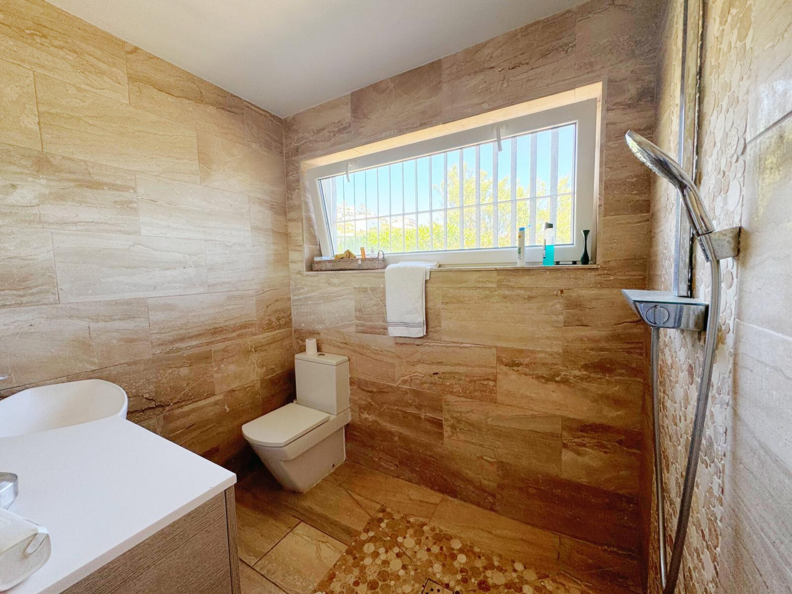 3 Bedroom Villa in Manilva - Photo 21