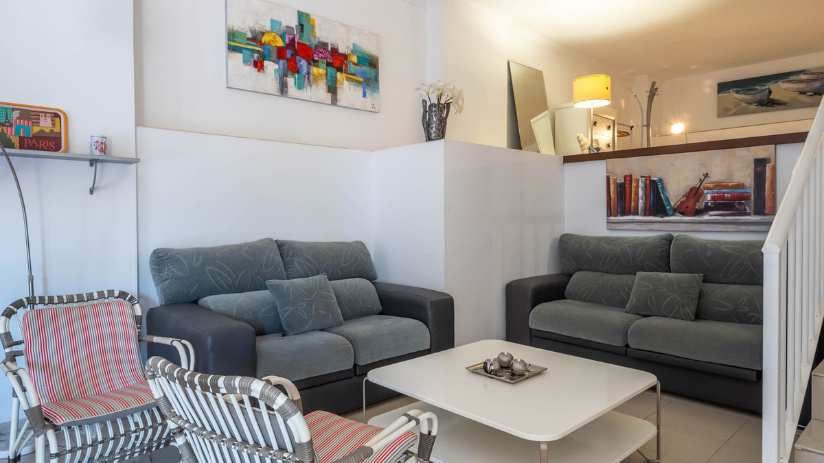 5 Bedroom Villa in Estepona - Photo 26