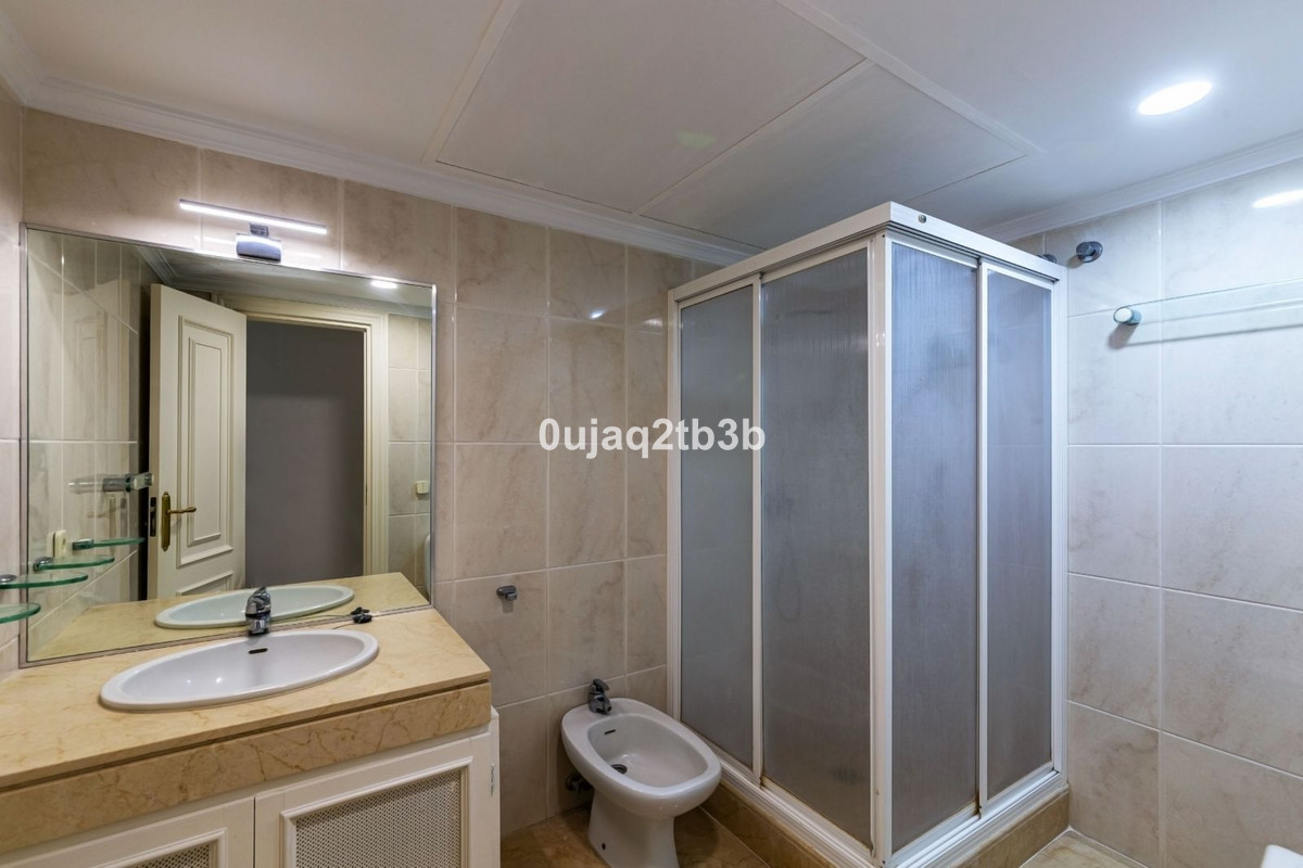 3 Bedroom Townhouse in Marbella - Photo 18