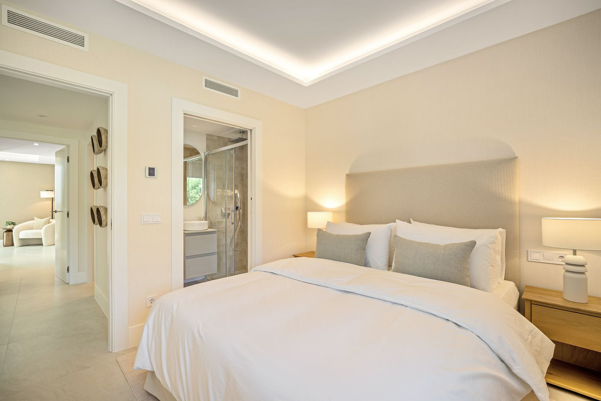 4 Bedroom Townhouse in Benahavís - Фото 31