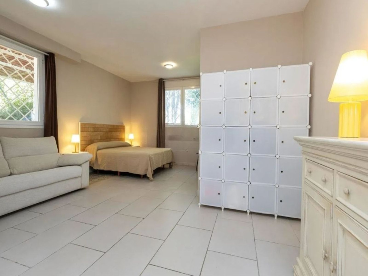 3 Bedroom Townhouse in Marbella - Photo 19