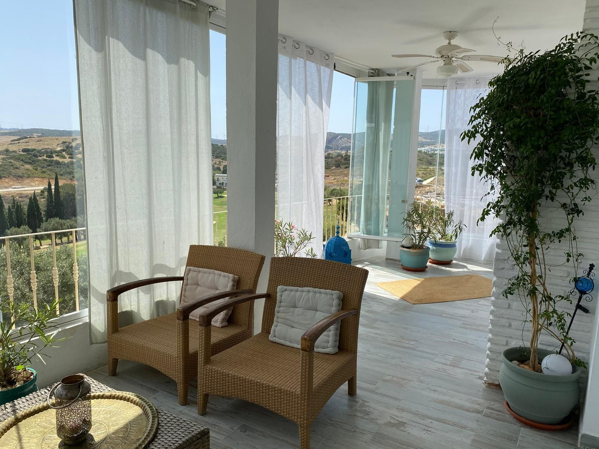 2 Bedroom Penthouse in Estepona - Photo 13