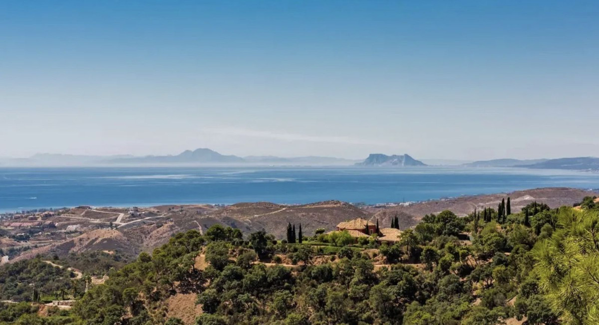 15,643 m² Plot in Benahavís - Photo 2