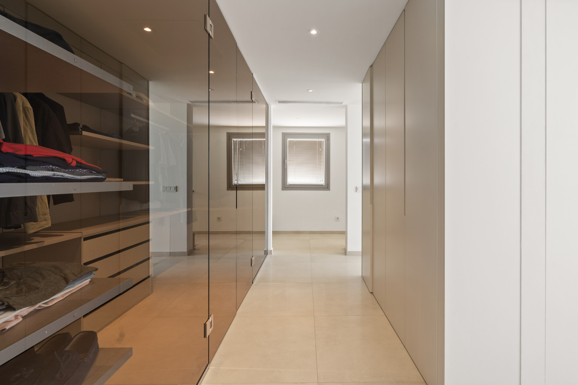 5 Bedroom Apartment in Marbella - Photo 12