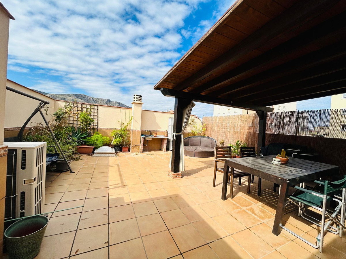 4 Bedroom Penthouse in Torremolinos - Photo 2