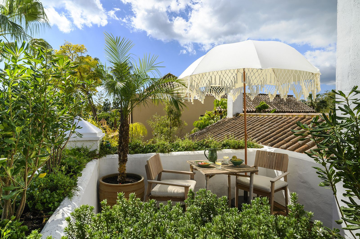 4 Bedroom Villa in Estepona - Photo 29