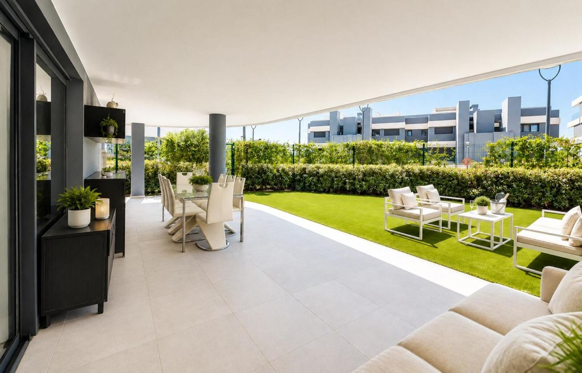 3 Bedroom Apartment in Estepona - Photo 15