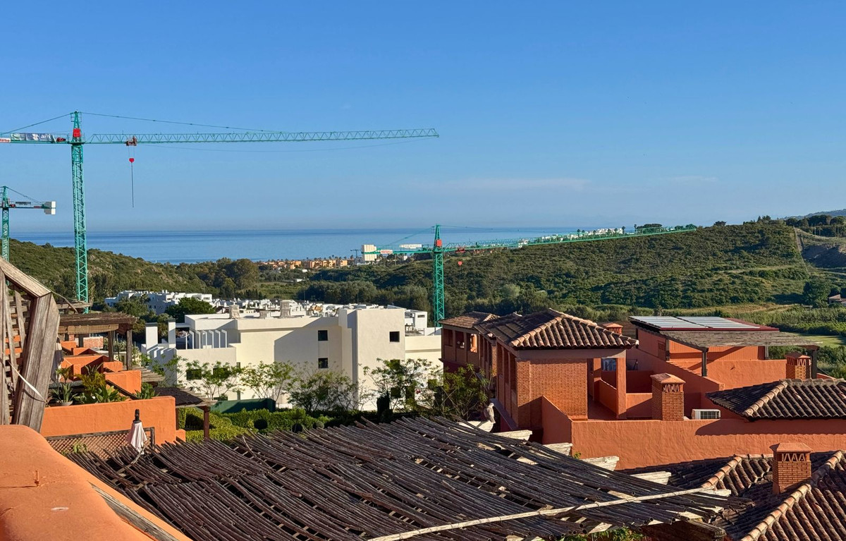 2 Bedroom Penthouse in Casares - Photo 8
