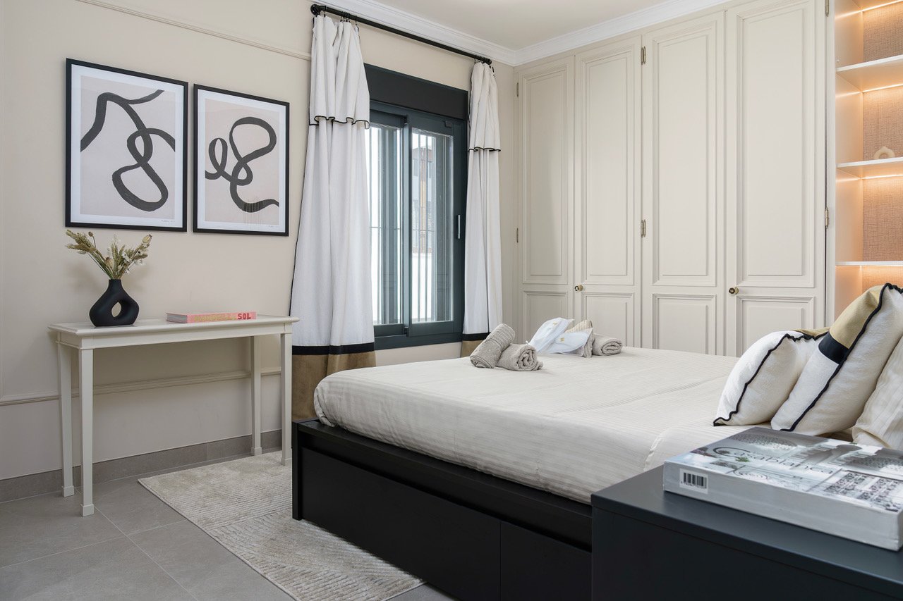 2 Bedroom Apartment in Marbella - Photo 24