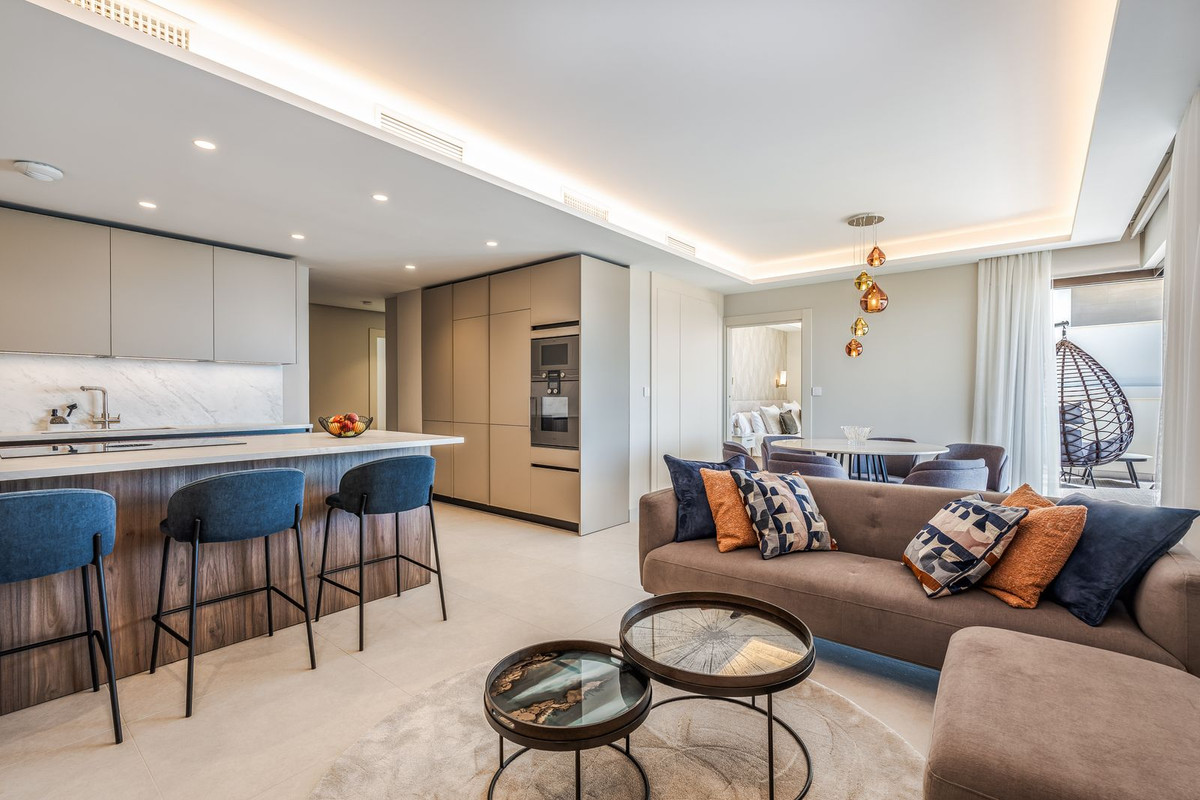 3 Bedroom Apartment in Estepona - Photo 9