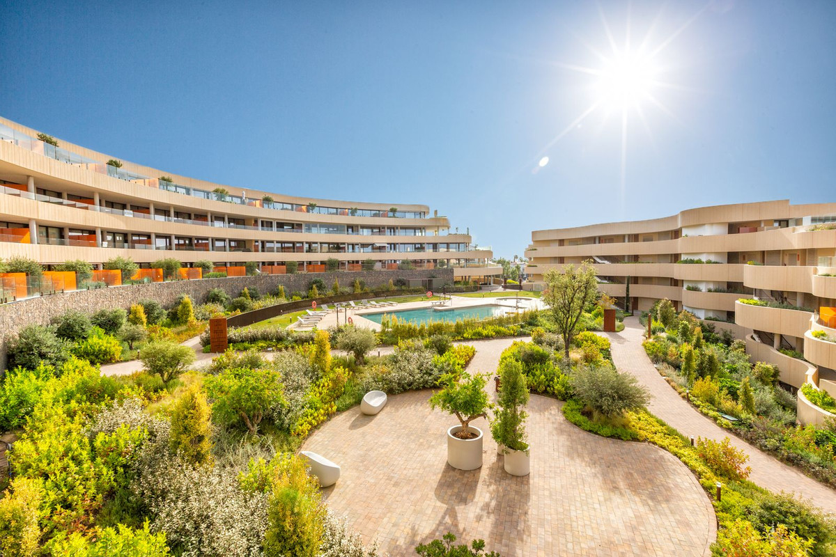 2 Bedroom Apartment in Fuengirola - Photo 43
