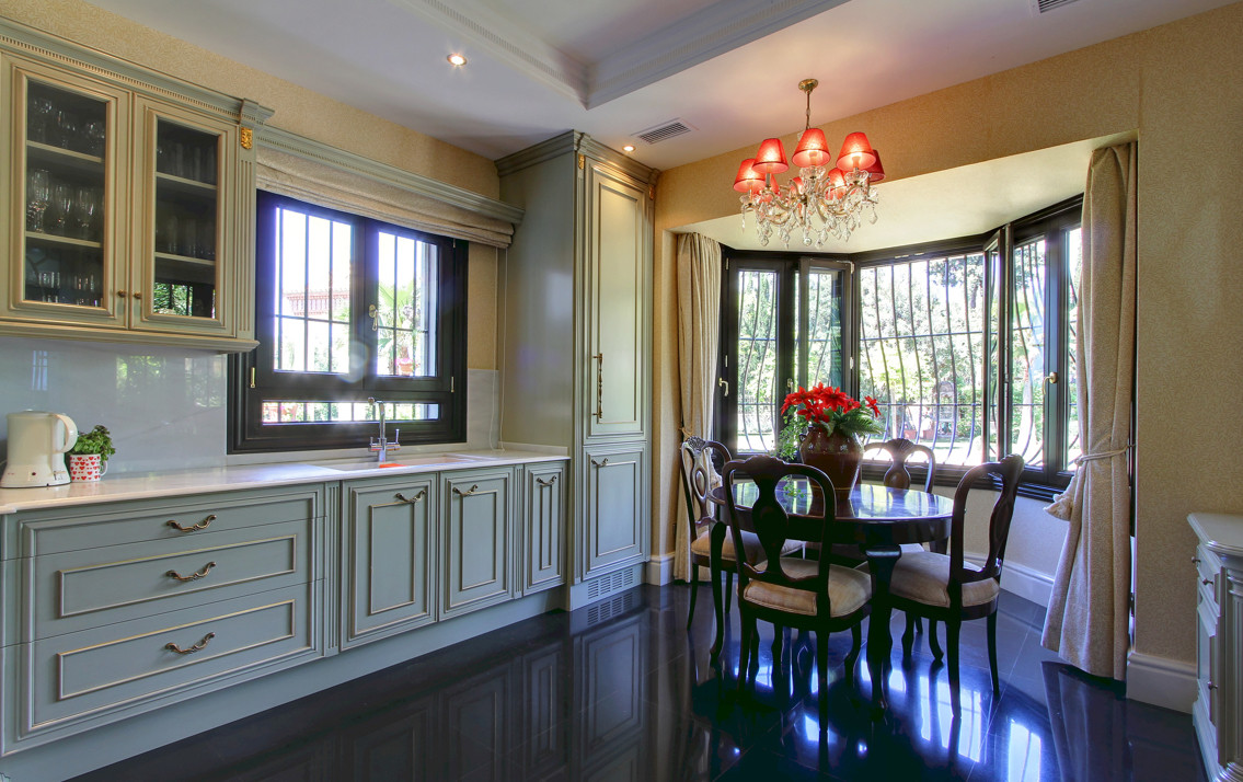 6 Bedroom Villa in Marbella - Photo 18