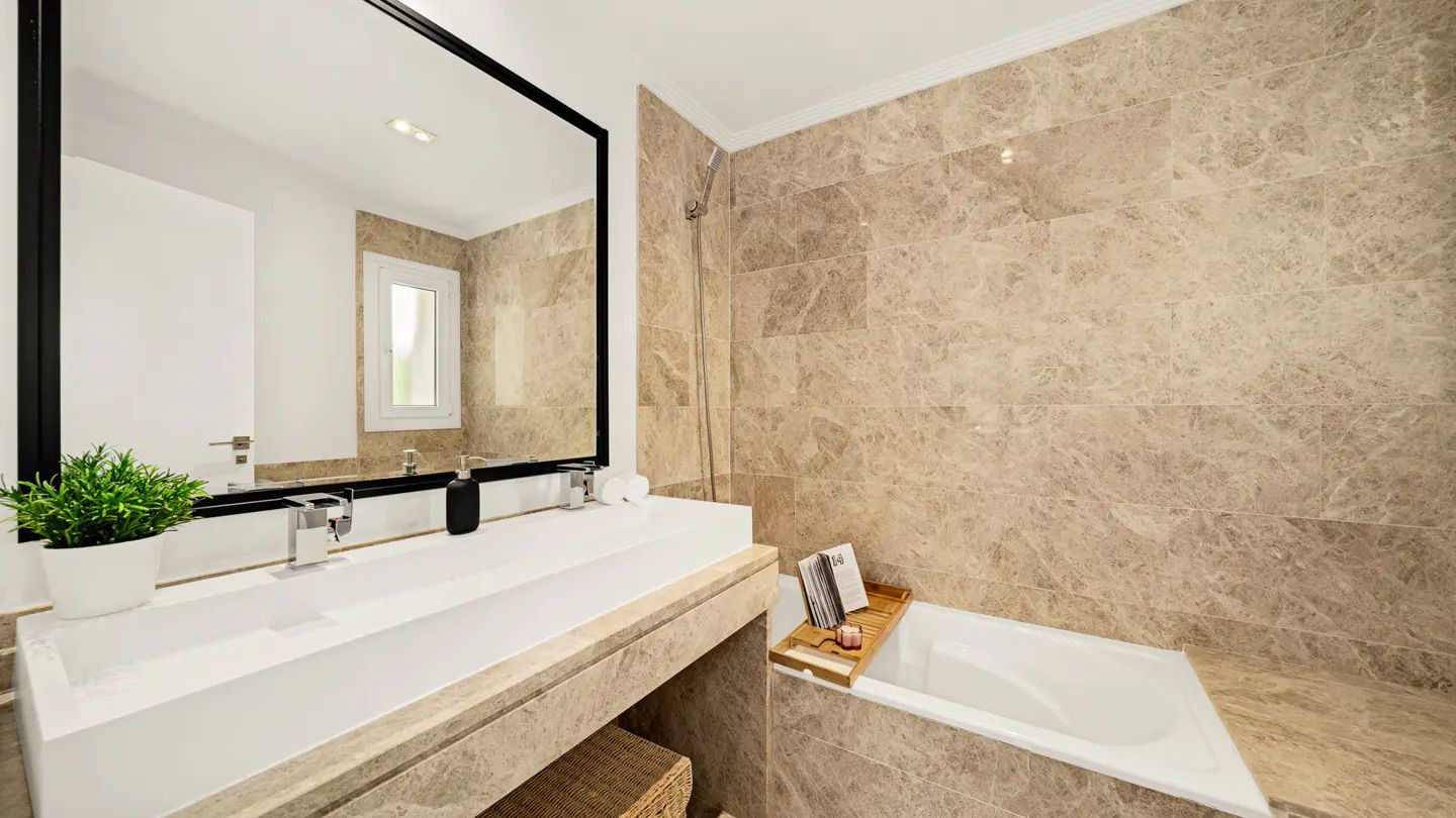 4 Bedroom Villa in Marbella - Photo 5