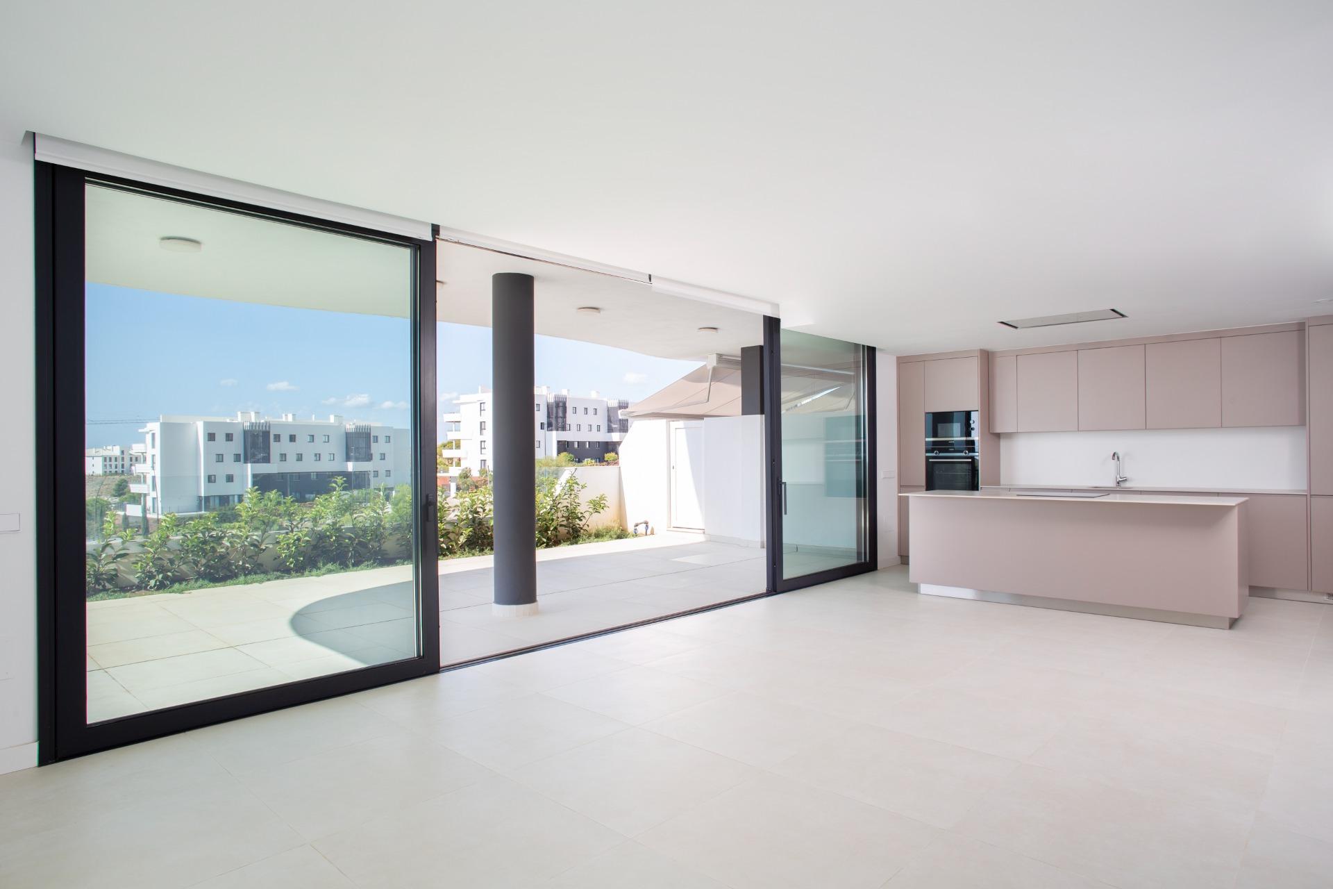 2 Bedroom Apartment in Benalmádena - Foto 5