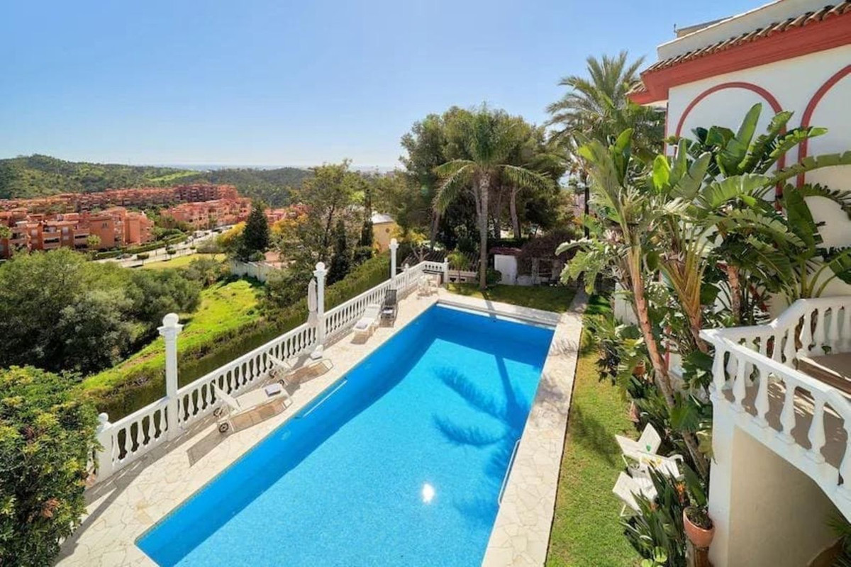 6 Bedroom Villa in Marbella - Фото 3