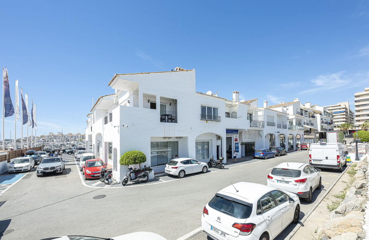 2 Bedroom Apartment in Marbella - Photo 30