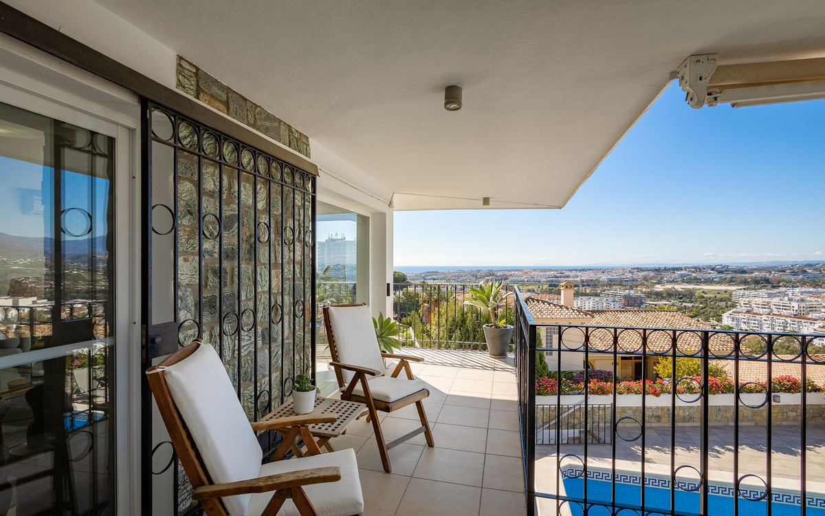4 Bedroom Villa in Marbella - Photo 13