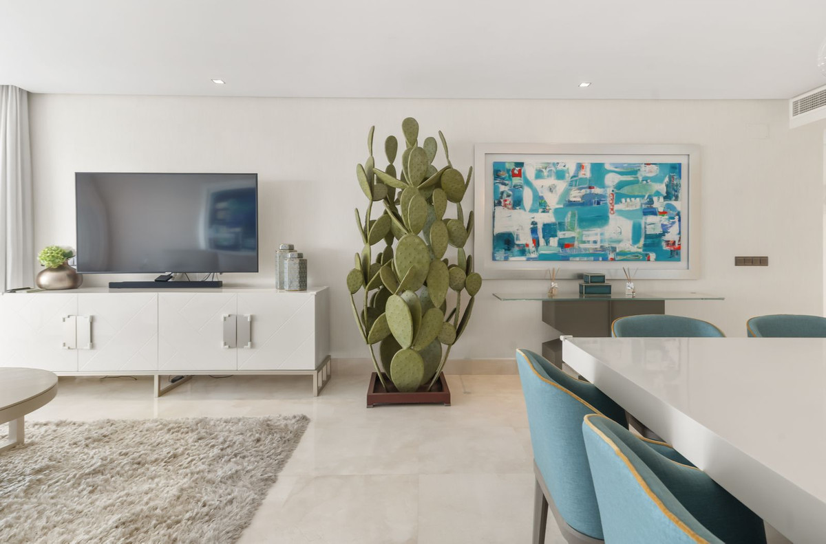 3 Bedroom Apartment in Estepona - Photo 25