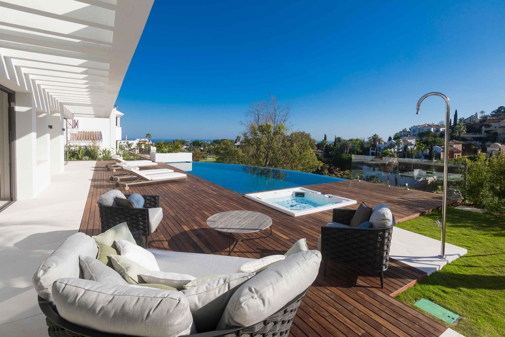 5 Bedroom Villa in Benahavís - Foto 3