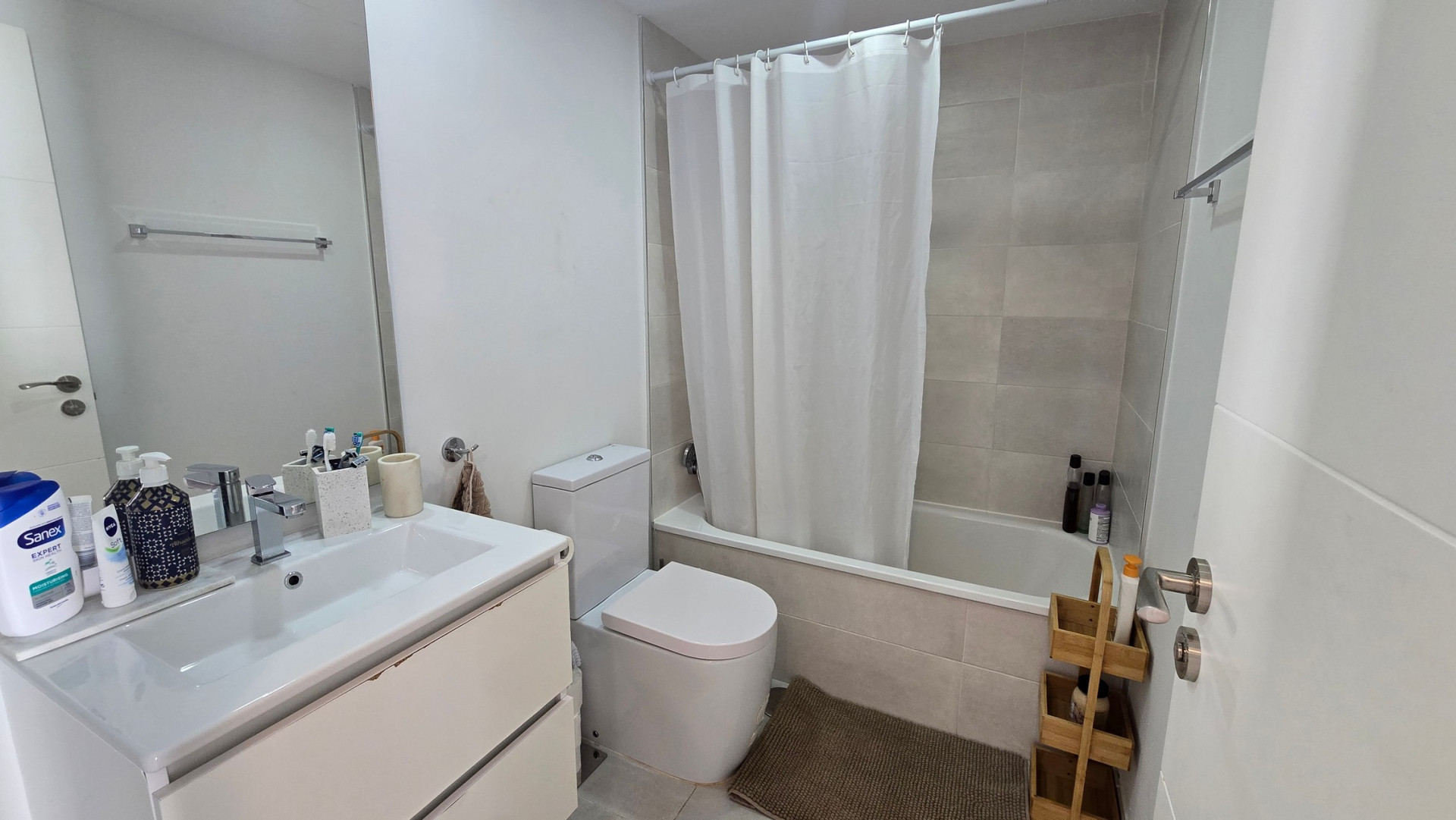2 Bedroom Apartment in Benalmádena - Photo 27