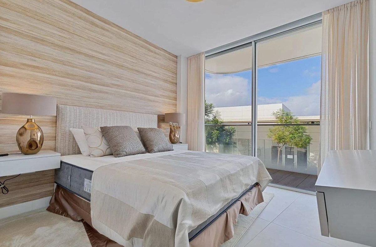 3 Bedroom Apartment in Estepona - Foto 8