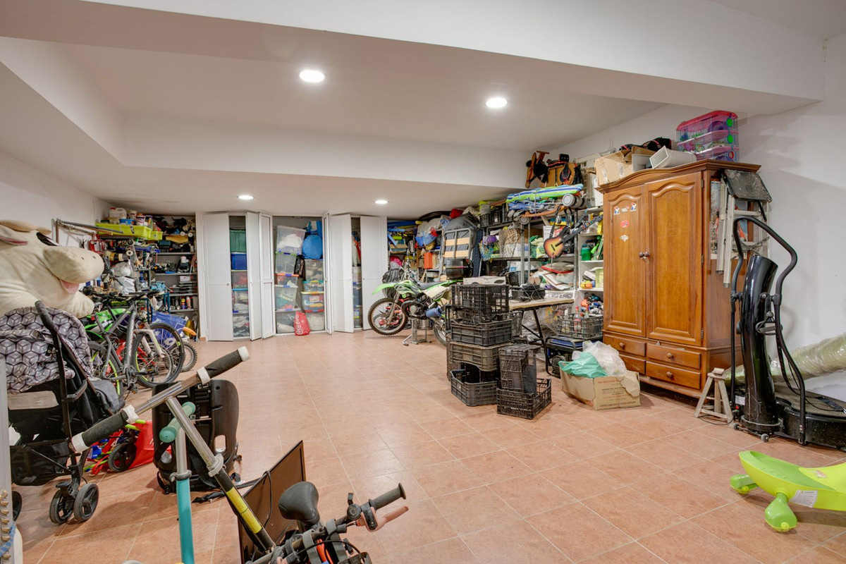 3 Bedroom Townhouse in Estepona - Photo 16
