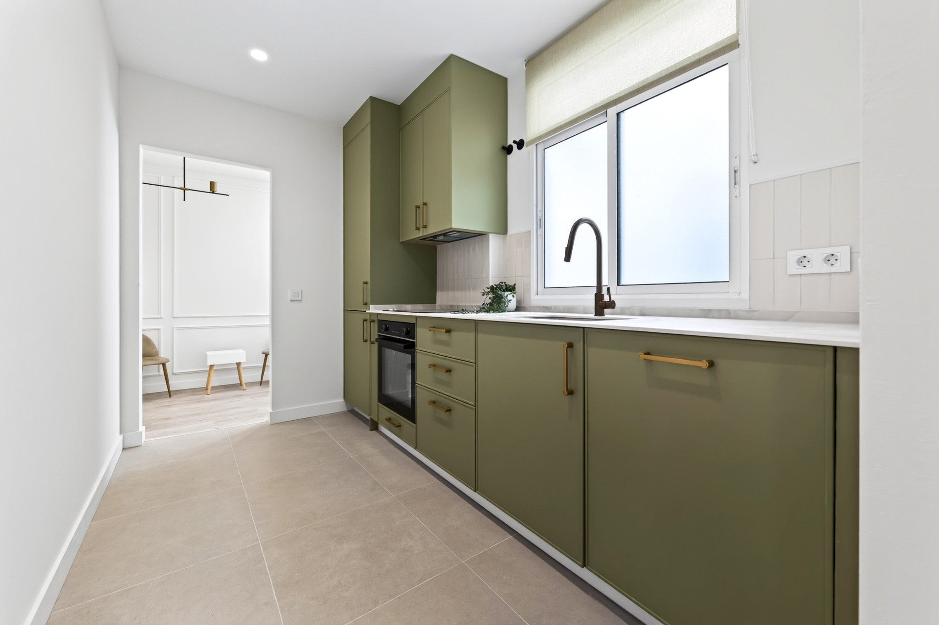 4 Bedroom Apartment in Málaga - Photo 9