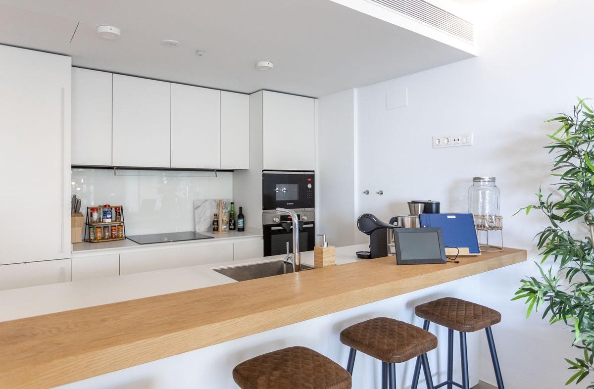 2 Bedroom Apartment in Fuengirola - Photo 6