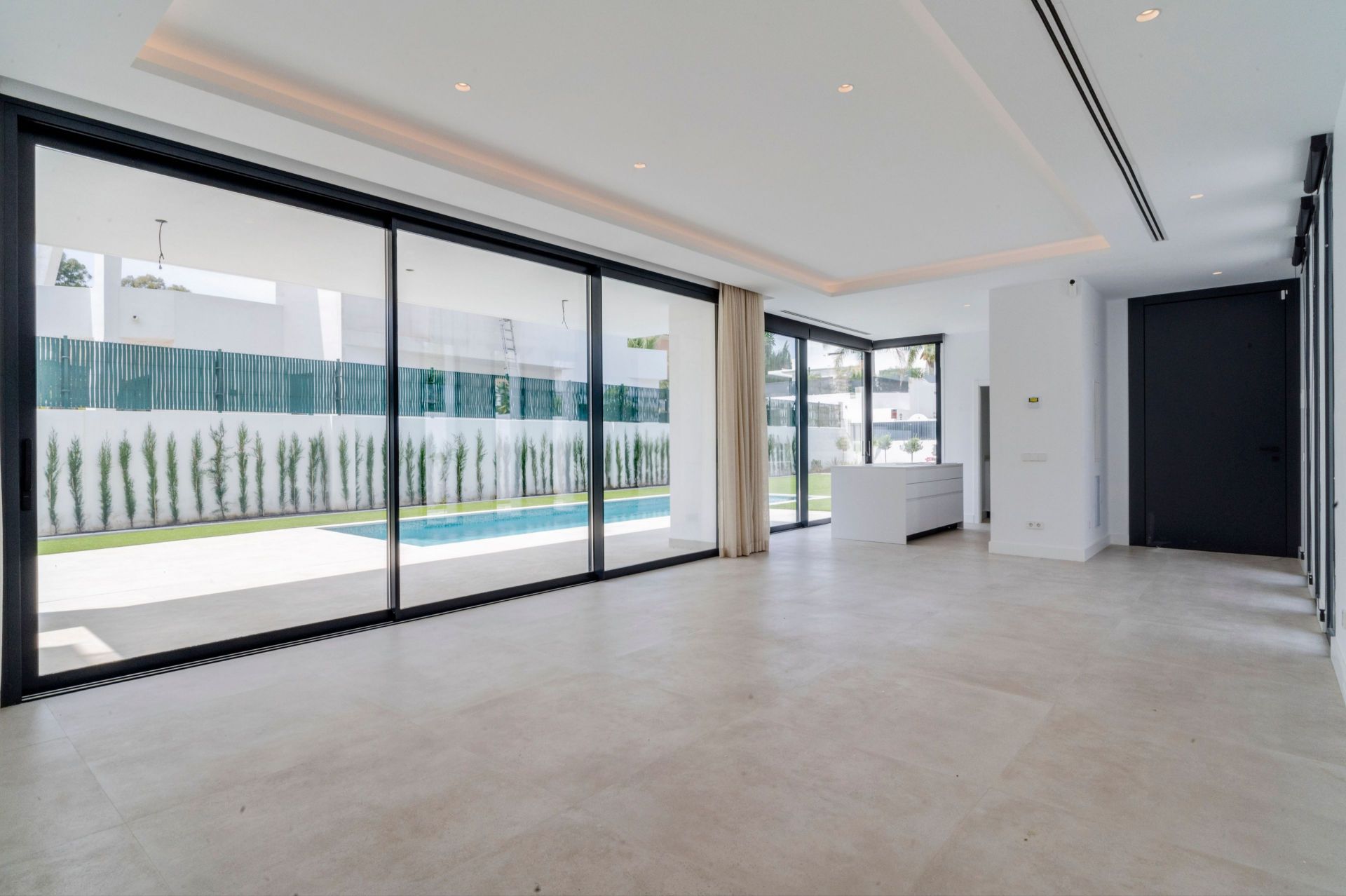 5 Bedroom Villa in Estepona - Photo 7
