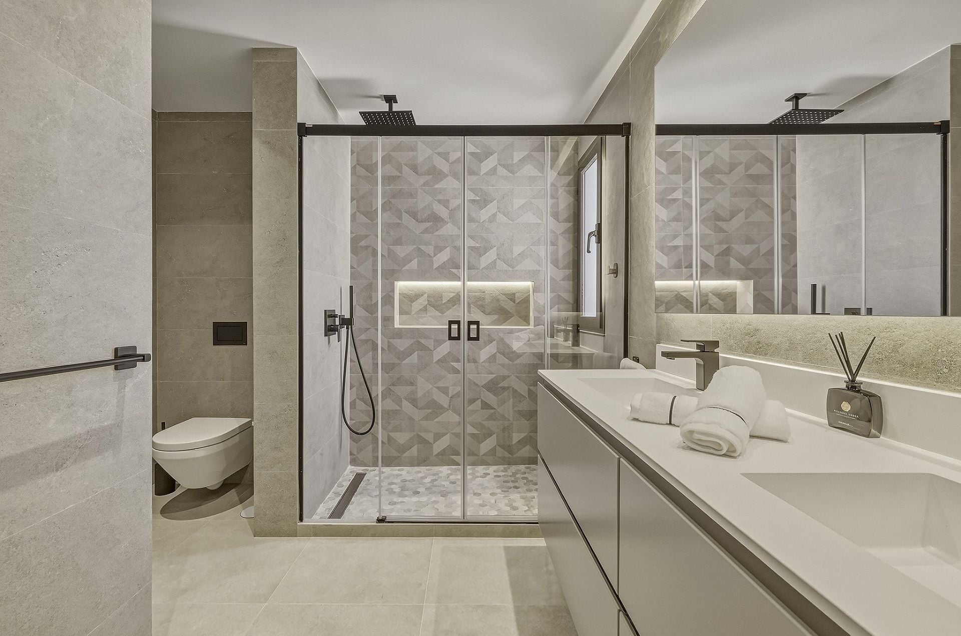 3 Bedroom Penthouse in Estepona - Photo 18