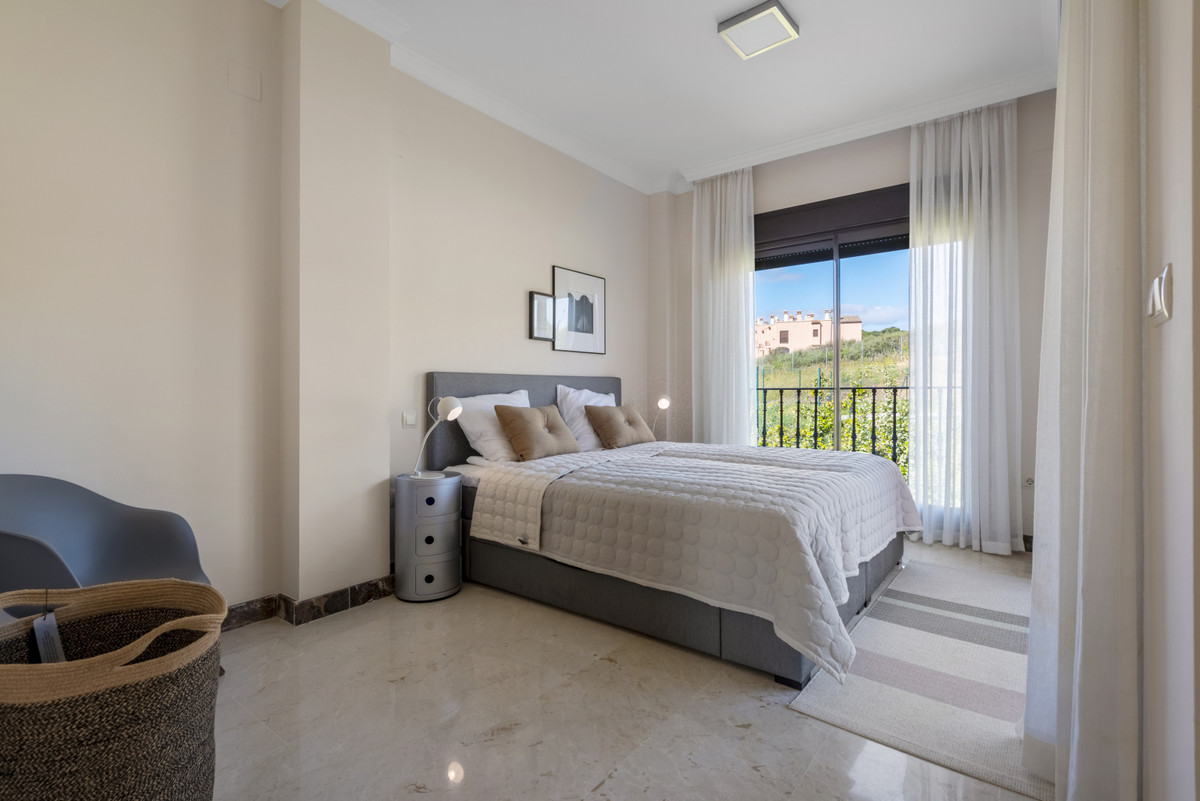4 Bedroom Villa in Estepona - Photo 9