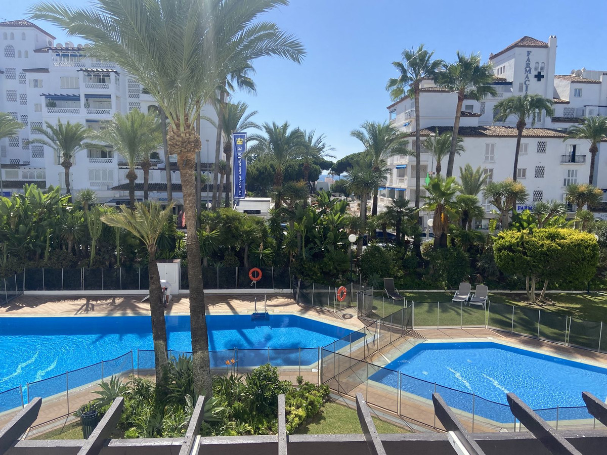 3 Bedroom Apartment in Marbella - Photo 10