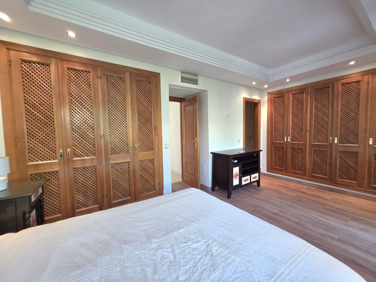 3 Bedroom Townhouse in Estepona - Photo 15