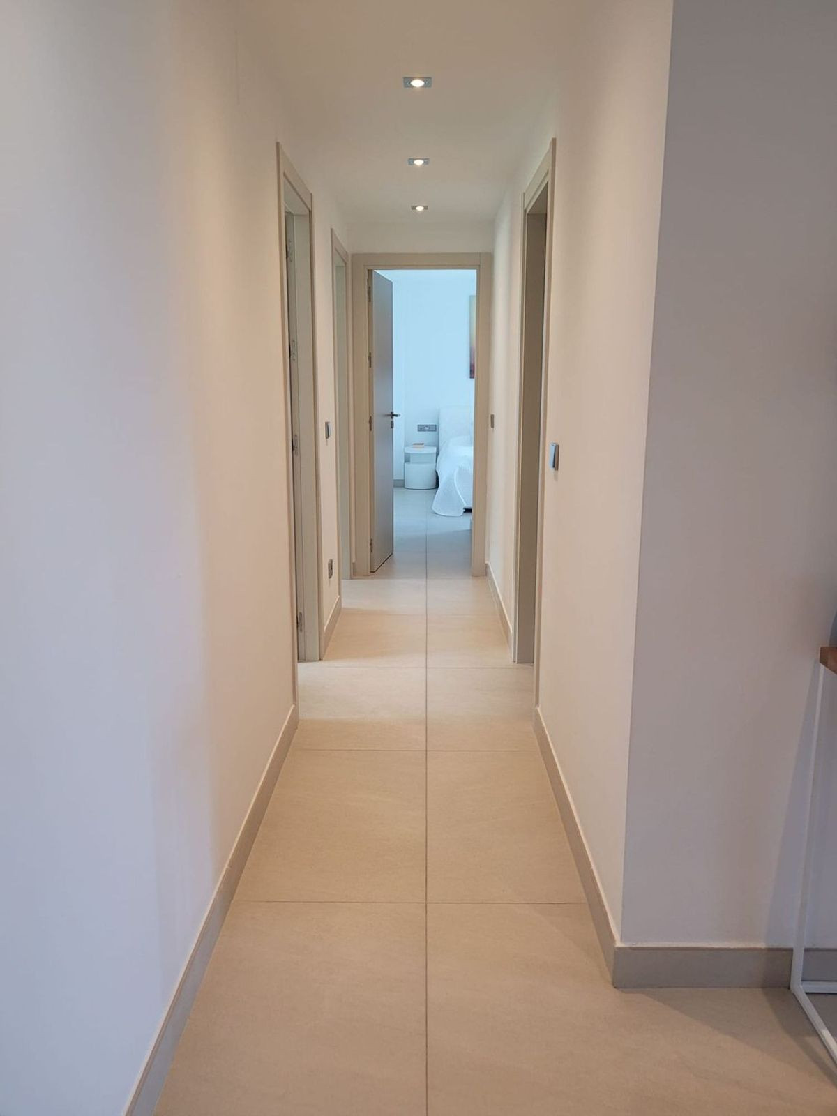 3 Bedroom Apartment in Benahavís - Photo 18