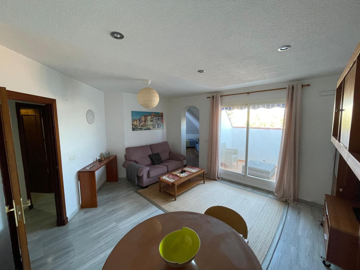 2 Bedroom Penthouse in San Pedro de Alcántara - Photo 13