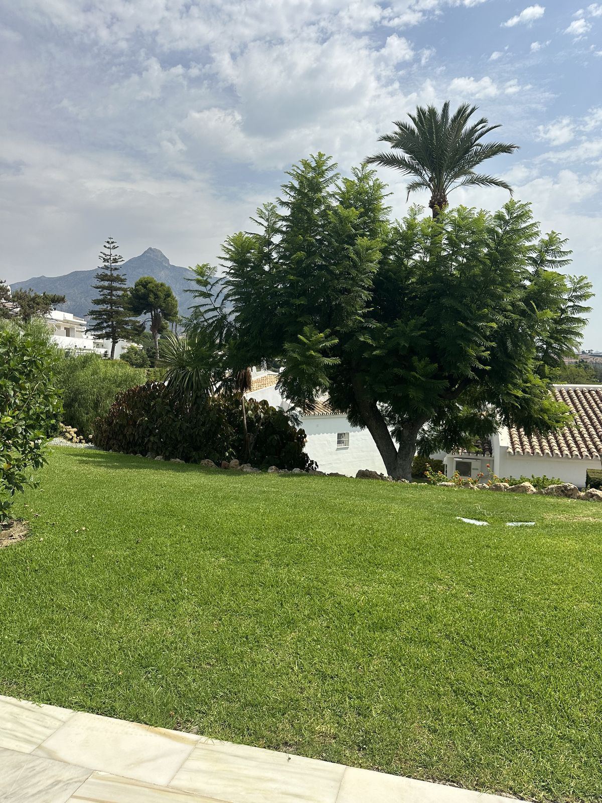 2 Bedroom Apartment in Marbella - Photo 2