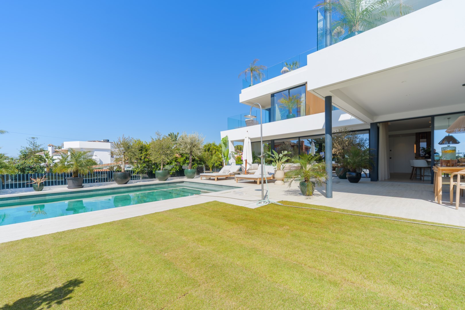 4 Bedroom Villa in Marbella - Photo 2