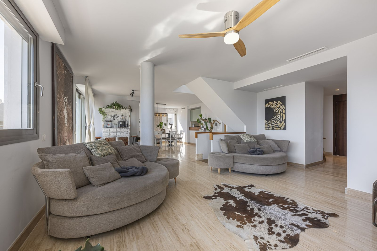5 Bedroom Penthouse in Mijas - Photo 6