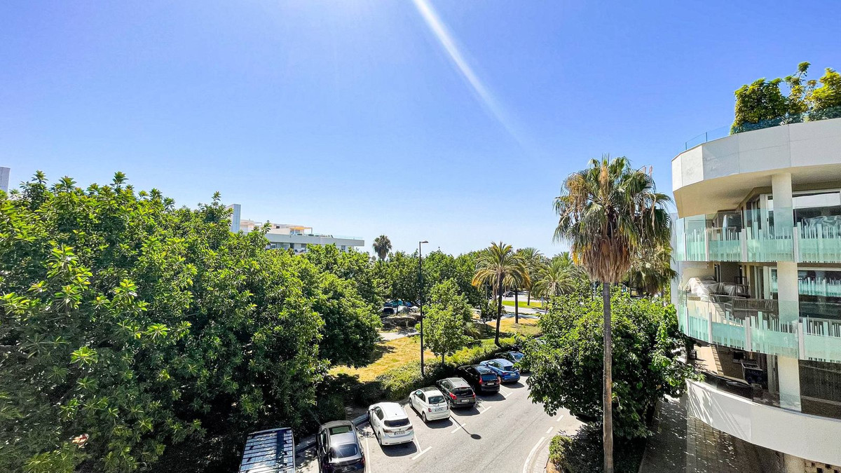 3 Bedroom Apartment in San Pedro de Alcántara - Photo 10