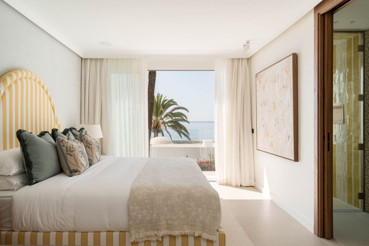 3 Bedroom Villa in Marbella - Photo 12