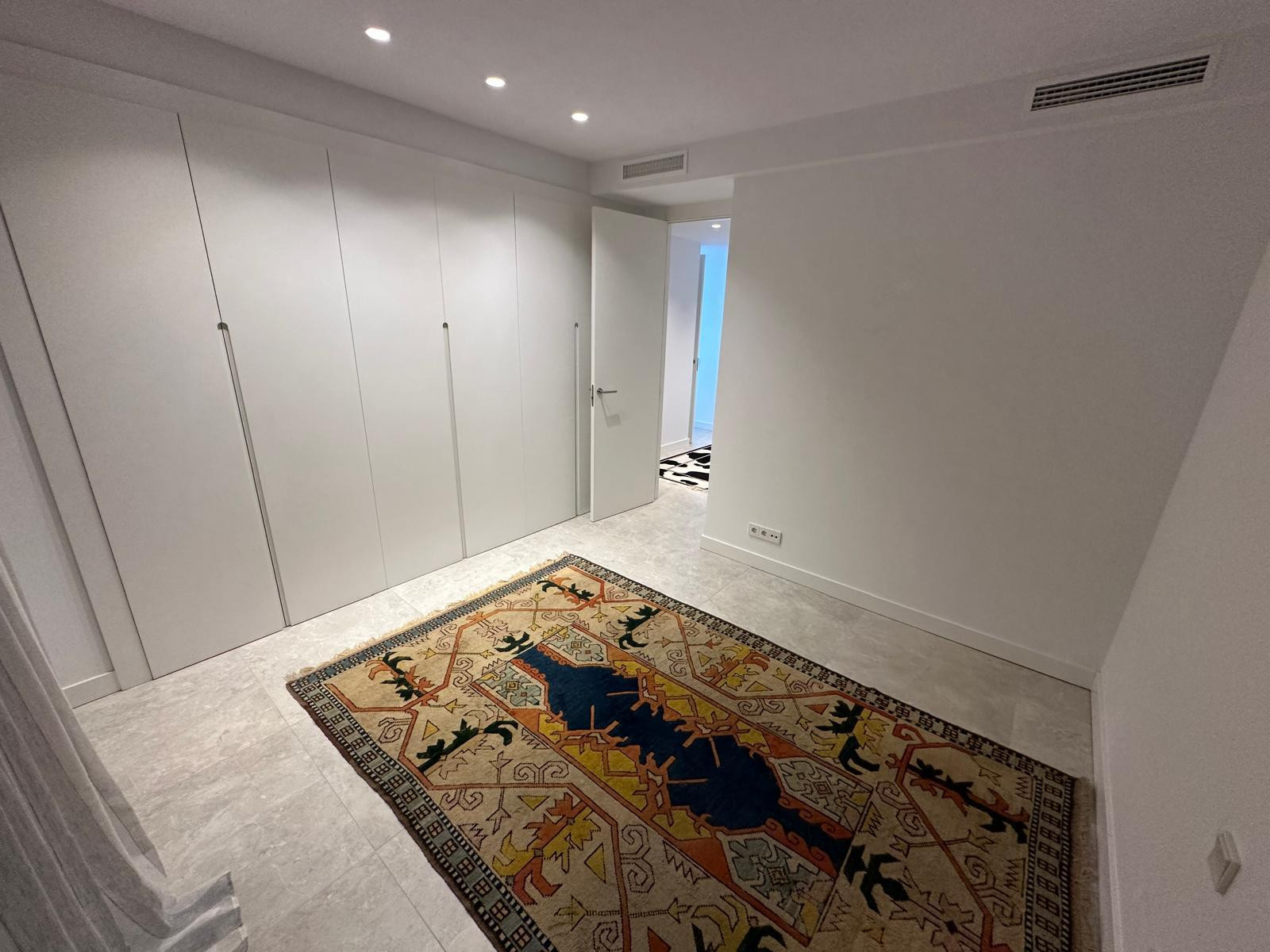 4 Bedroom Apartment in Marbella - Photo 15