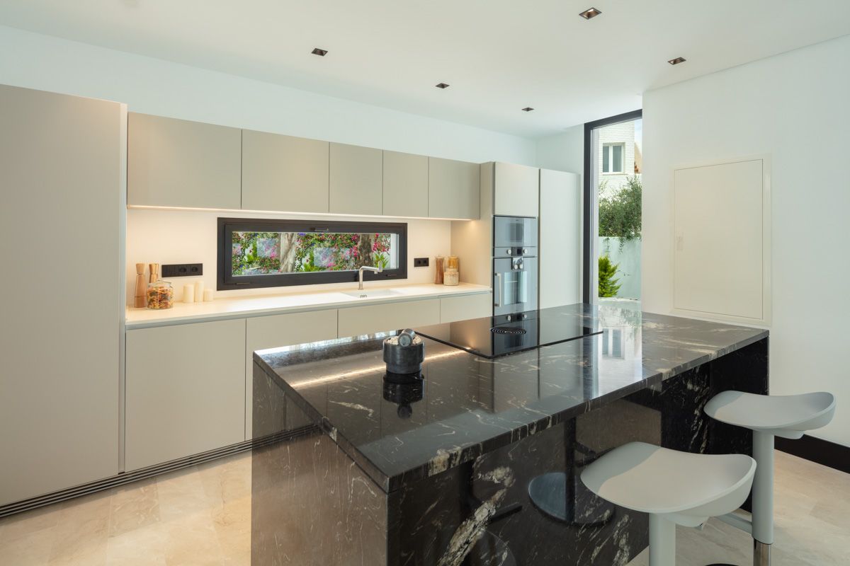 5 Bedroom Villa in Marbella - Photo 21