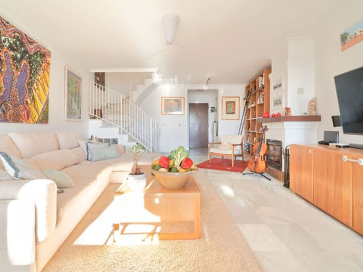 3 Bedroom Townhouse in Marbella - Photo 5