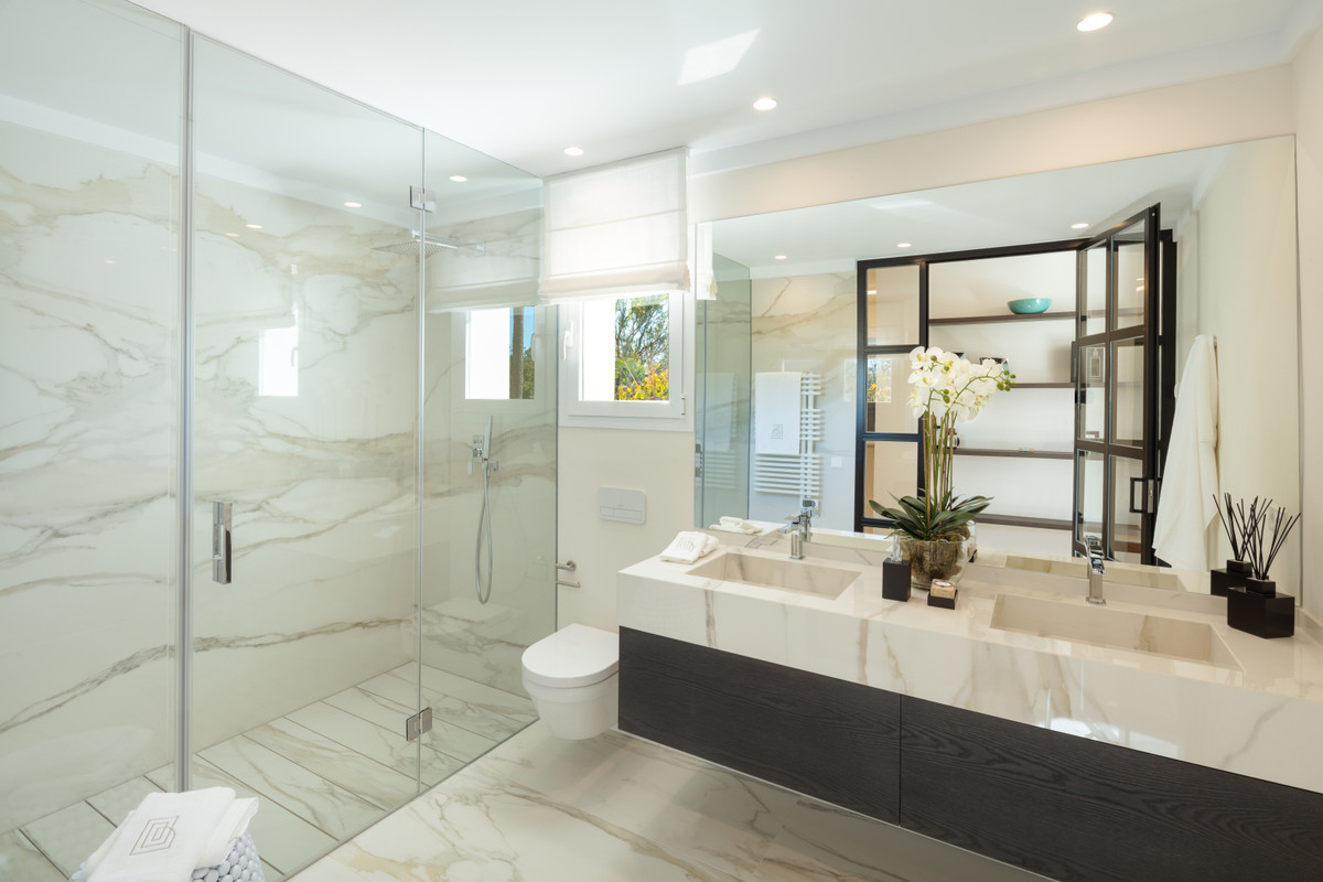 4 Bedroom Villa in Marbella - Photo 16