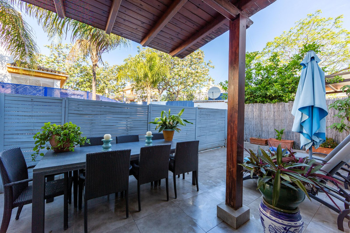 5 Bedroom Townhouse in San Pedro de Alcántara - Photo 7