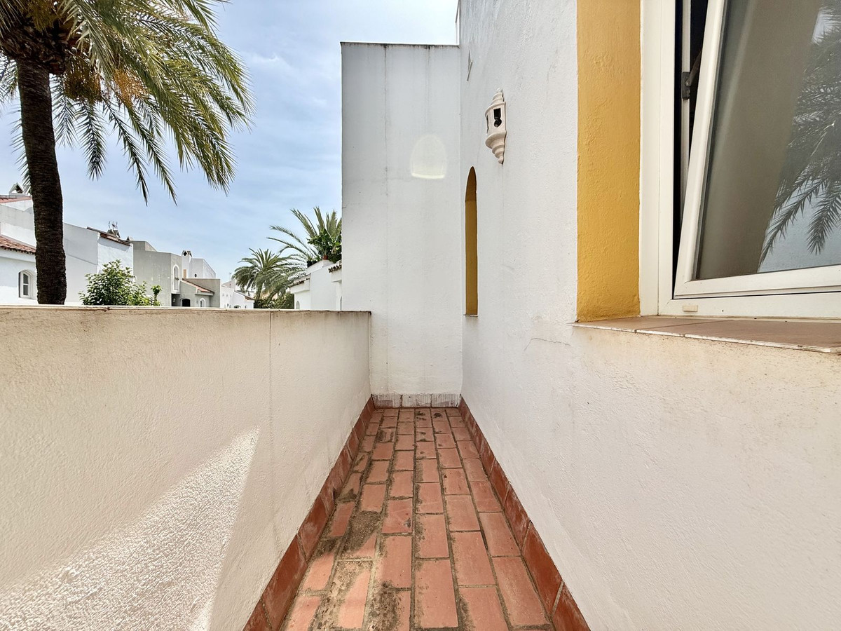 3 Bedroom Townhouse in Marbella - Photo 23