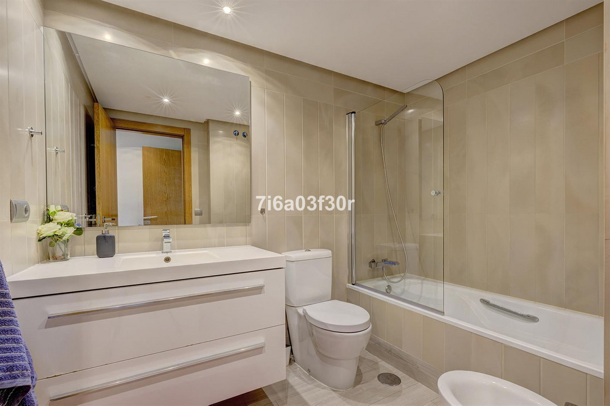 3 Bedroom Apartment in Marbella - Photo 15