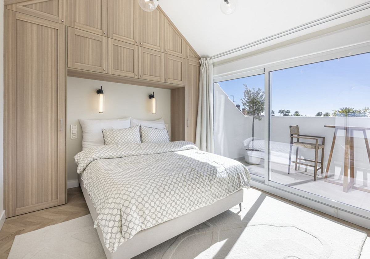 5 Bedroom Townhouse in Marbella - Photo 5