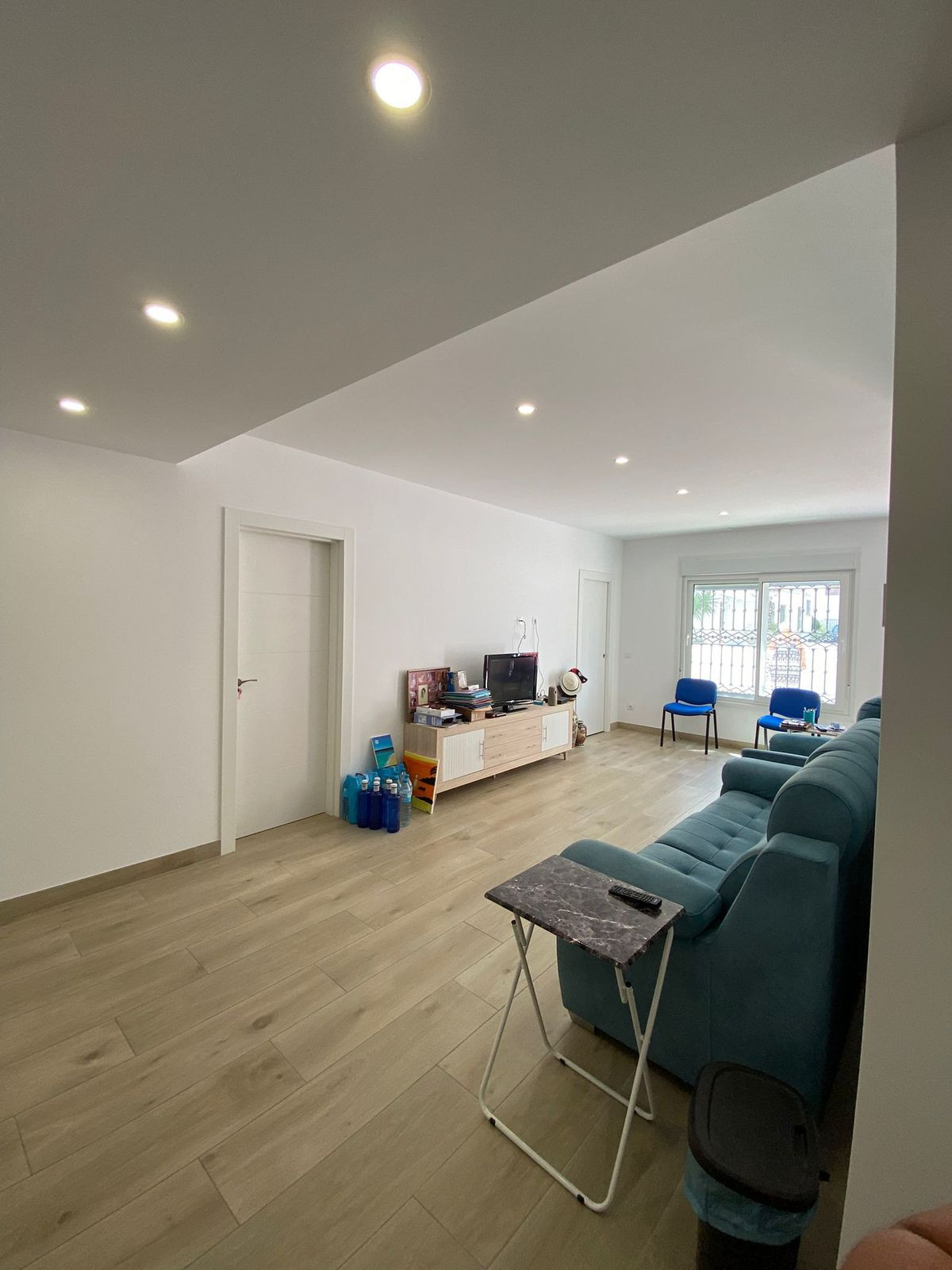 4 Bedroom Apartment in Estepona - Photo 4