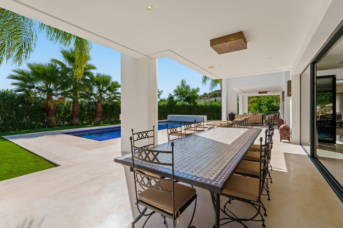 6 Bedroom Villa in Marbella - Photo 26